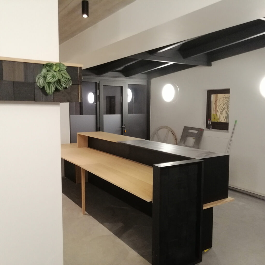 Comptoir en MDF valchromat noir, chêne et chêne brulé Medelite